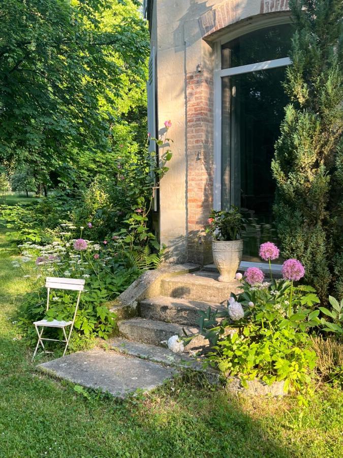 Bed and Breakfast Les Grandes Hayes Coulonges-sur-Sarthe Экстерьер фото